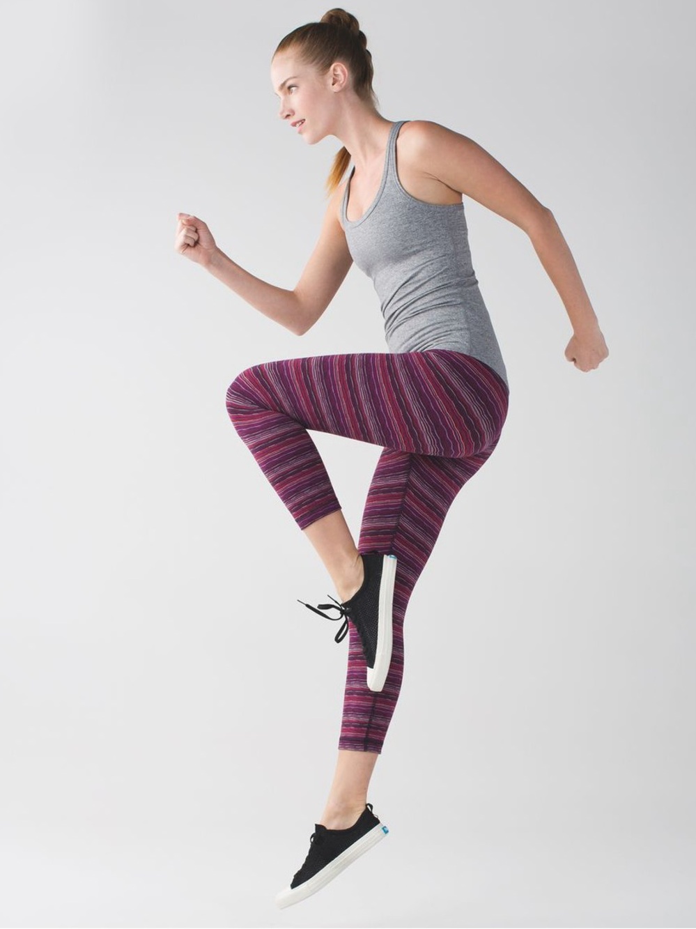 Lululemon Wunder Under Crop (Hi-Rise)
Space Dye Twist Regal Plum Alarming Size 6